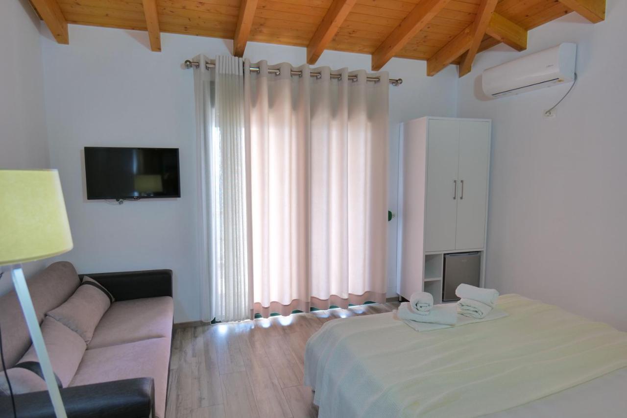 Alex & Sofi Hotel Himare Exterior photo
