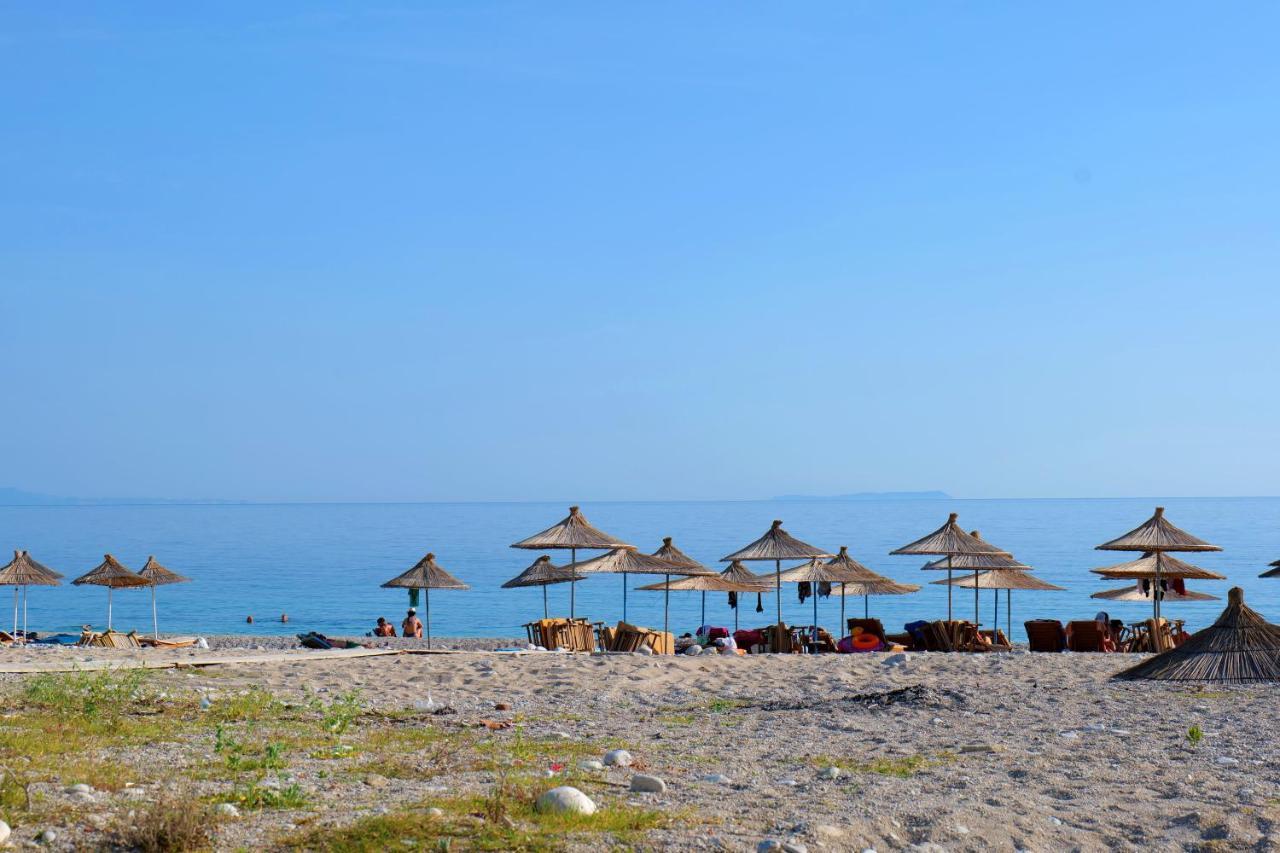 Alex & Sofi Hotel Himare Exterior photo