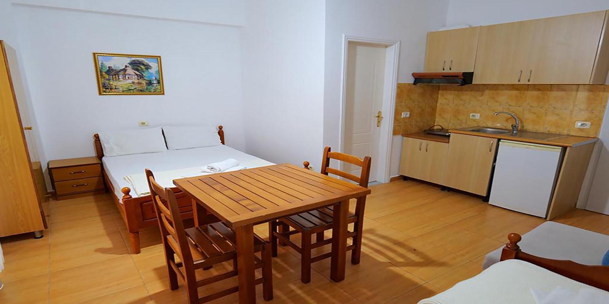 Alex & Sofi Hotel Himare Exterior photo